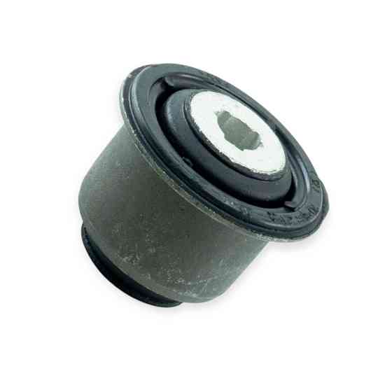 Сайлентблок переднього Audi Q7 4L задній. нижній внутрішній (гідравлічно) важеля Мукачево