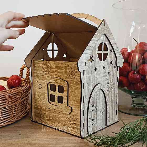 Упаковка для новорічних подарунків "Казковий будиночок" колір дуб 24/17/15см Ірпінь