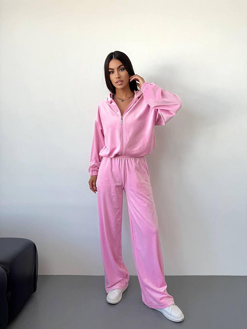 Жіночий стильний прогулянковий костюм-трійка: кофта топ і штани з м'якого велюру Барбі, 42/44 Одеса - фото 3