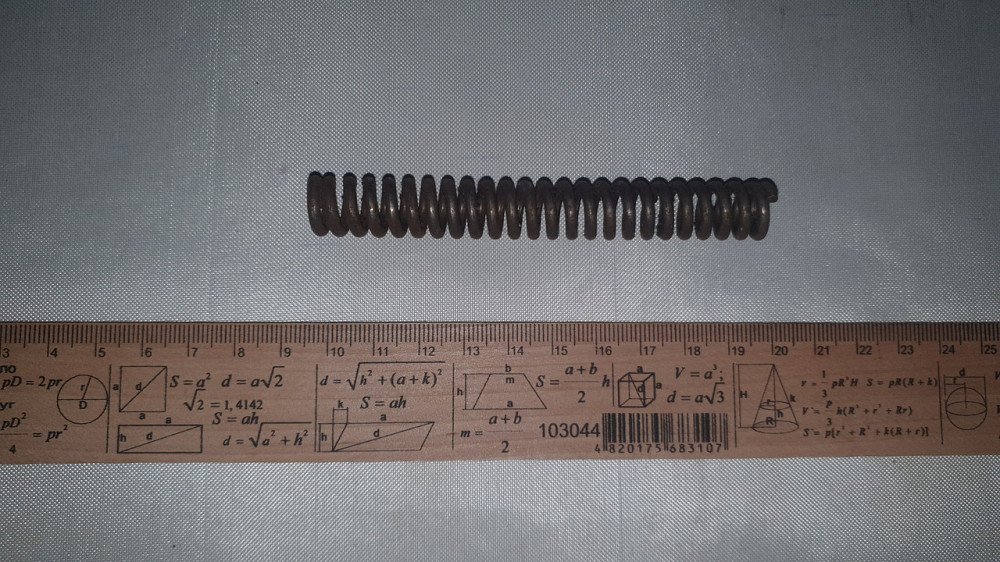 Пружина сжатия 13.4х100х2.5 мм. СССР. Харьков - изображение 1