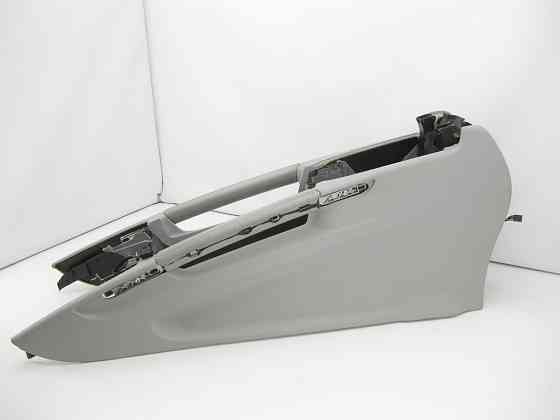 Mercedes-Benz  A1646801052 7H20 Корпус центральної консолі підлокітника сірий GL X164 ML W164 Одеса