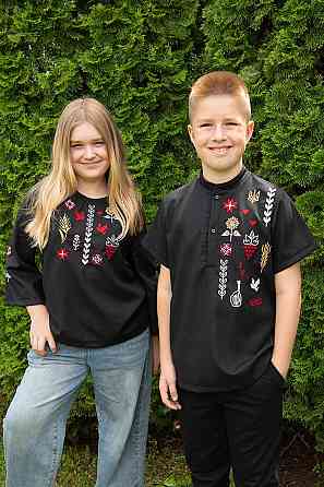 Вишиванка для хлопчиків, лляна, короткий рукав, чорна, топ Київ