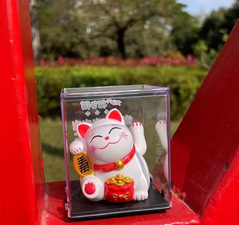 Мини-фигурка Манеки-неко на солнечных батареях – японский талисман удачи и богатства. Цвет белый Киев - изображение 3