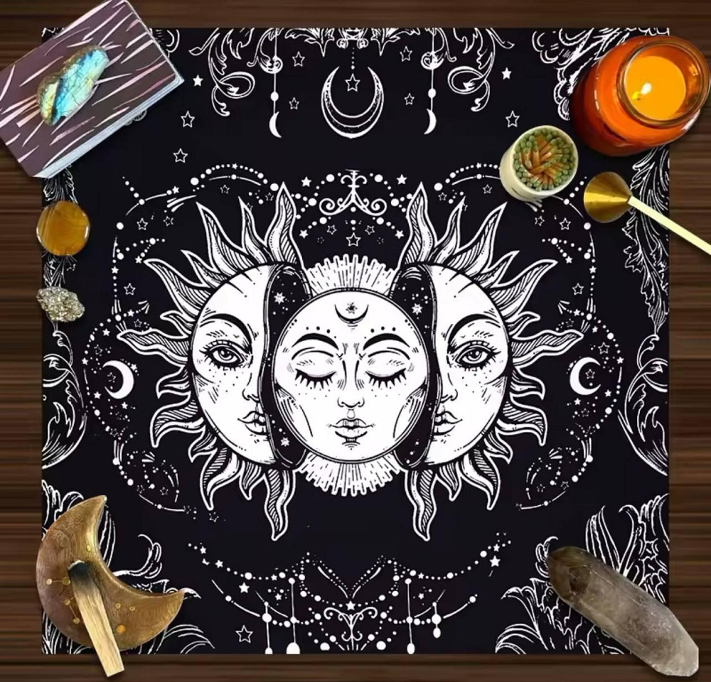 Алтарная скатерть для карт Таро и Рун. Скатерть для гадания 75*75 см. Черно-белое солнце Киев - изображение 1