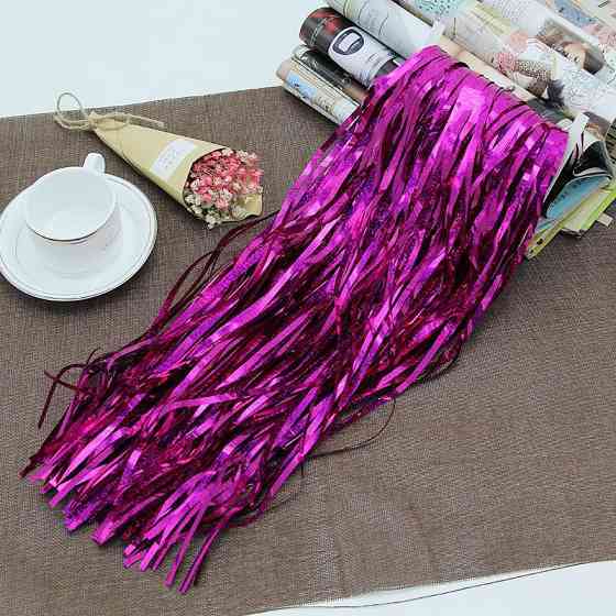 Дощик для фотозони з голограмою прикраса 245 см на 92 см малиновий Київ