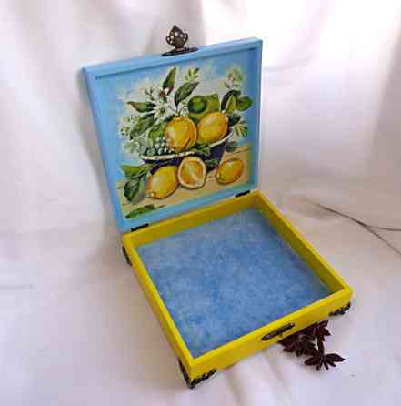 Шкатулка купюрница квадратная в технике декупаж  