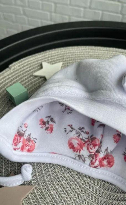 Утеплена весняна шапочка для новонародженої дівчинки Rose 6-9 міс. (42-44 см) Lari Білий Кривий Ріг - фото 3