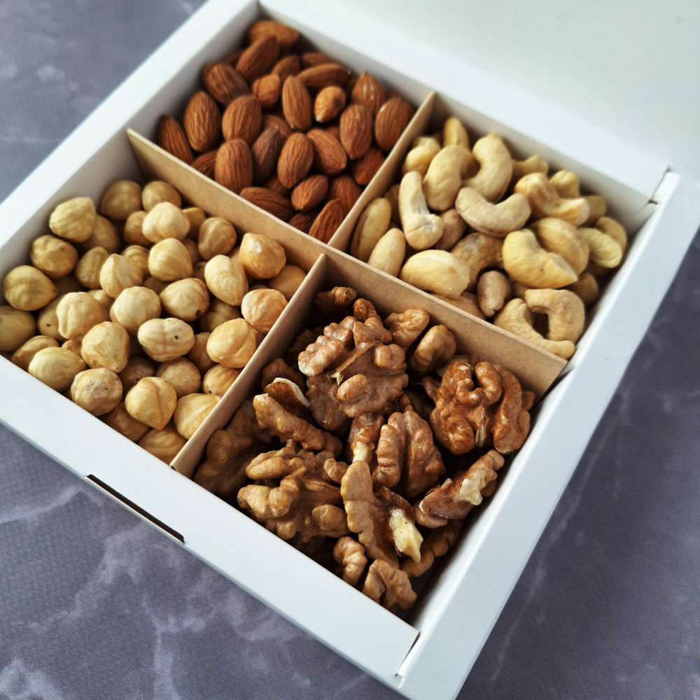 Набір горіхів у подарунковій коробочці 300 грамів. Біла Одеса - фото 8