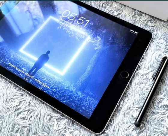 Планшет: iPad Air 2 (64Gb.) Wi-Fi , комплект + подарки ! А1566. Киев