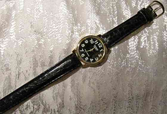 Часы кварцевые 