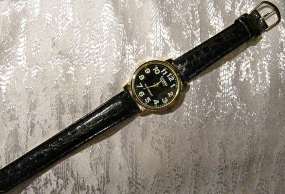 Часы кварцевые 