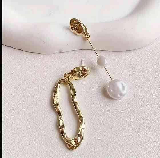 Сережки асиметричні з перлами та абстрактним кільцем – золото Київ
