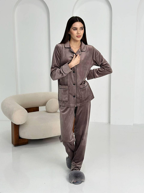 Костюм из плюшевого велюра на пуговицах с двумя карманами Коричневый S Харьков - изображение 1