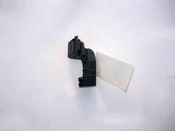 Mercedes-Benz  A2057330114 Тримач - кронштейн рами ручки та замка задніх лівих дверей C-Class W205 Одеса