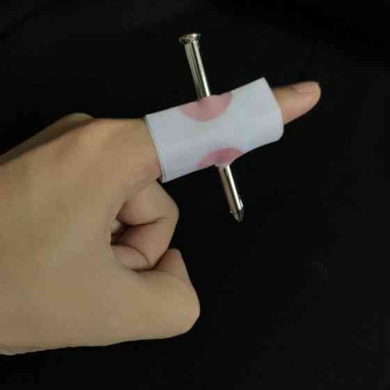 Игрушки на Хэллоуин Гвоздь в пальце one size разноцветный Киев