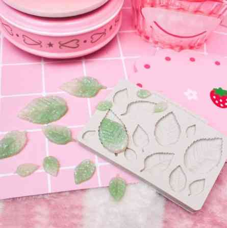 Кондитерский молд Листья 65 на 100 мм серый Киев