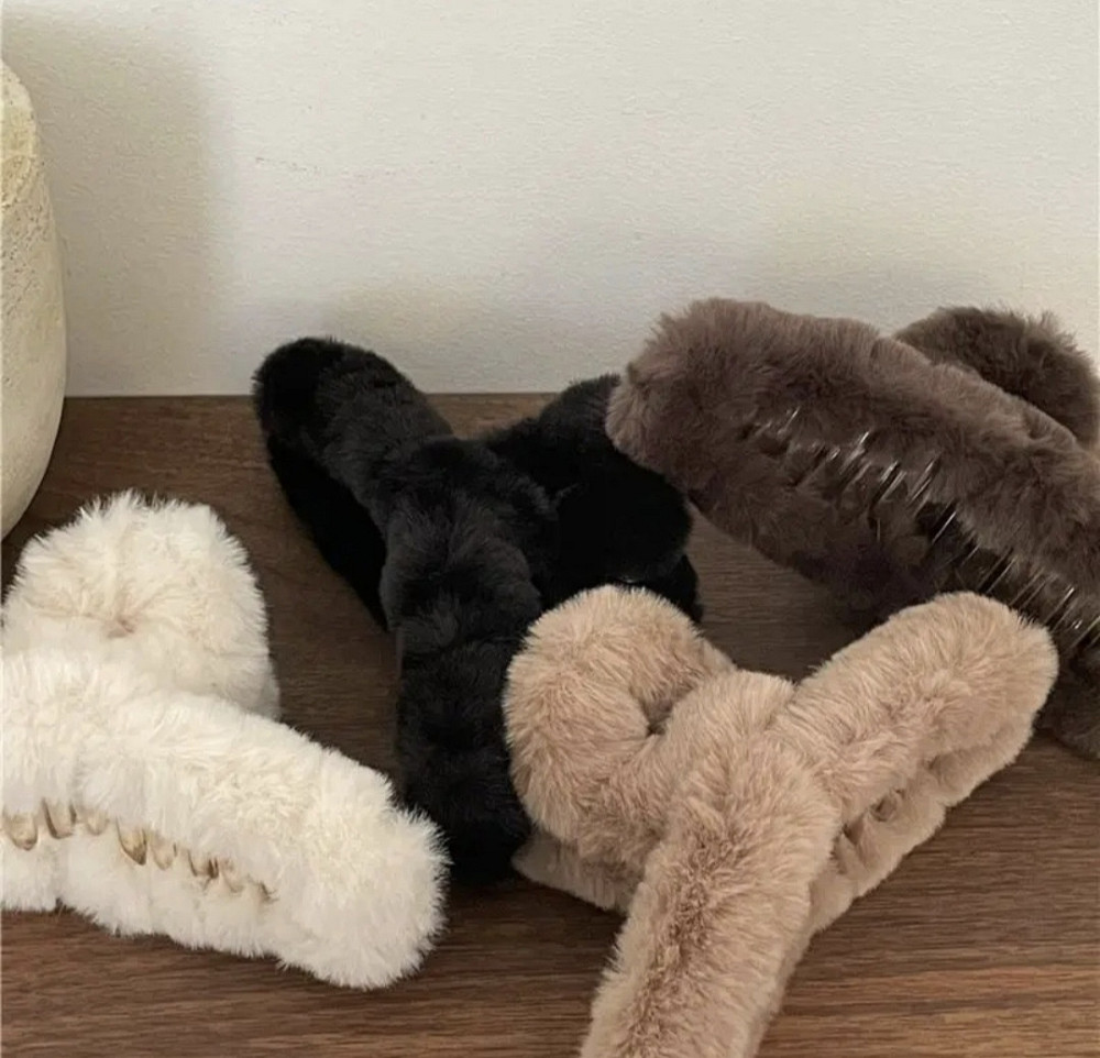 Шпилька крабік із хутра Сміла - фото 4