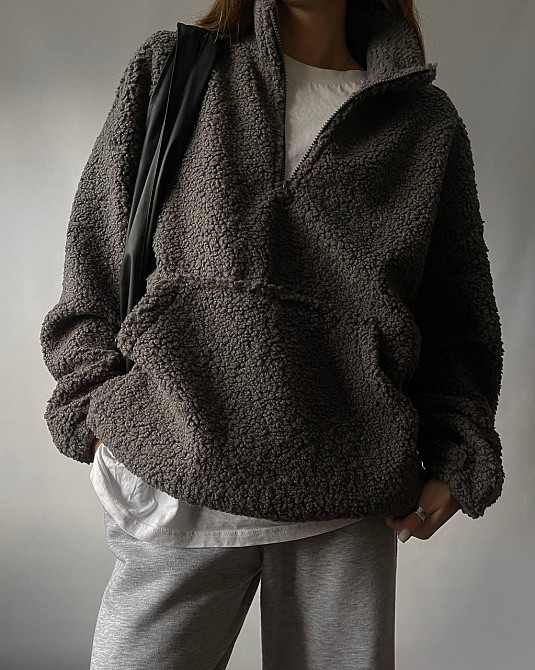 Жіночий стильний теплий оверсайз світшот букле баранчик Графіт Одеса - фото 4