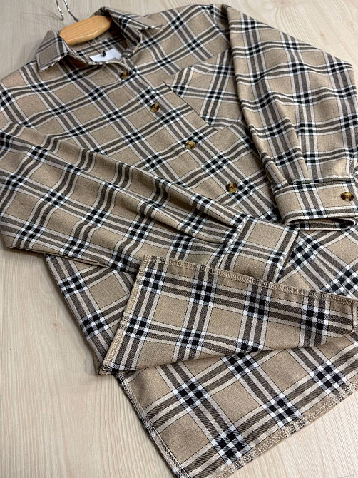 Рубашка женская Ariadna 8052 клетчатая оверсайз разрезы по бокам one size, бежевый, one size Киев - изображение 16