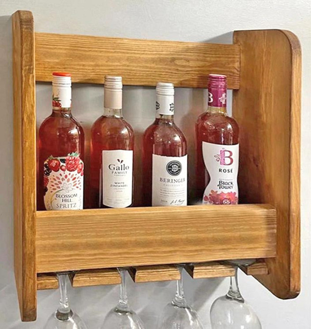 Настенная винная полка 