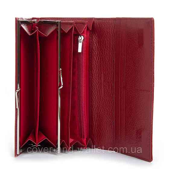 Лаковый женский кожаный кошелёк на магнитах красного цвета ST Leather Киев