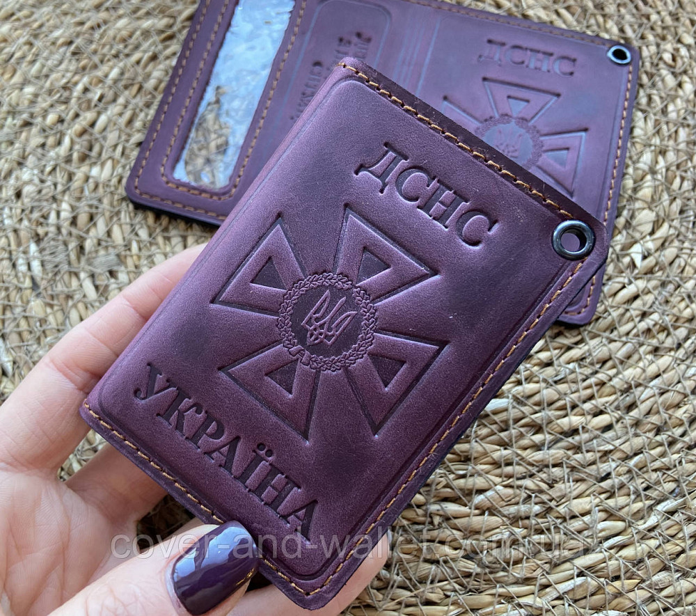 Обложка на удостоверение ДСНС с пластиковым шевроном зеленого цвета P_Leather Бордовый Киев - изображение 1