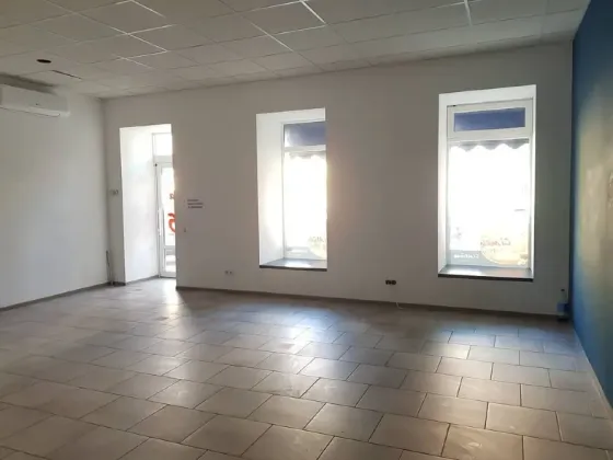 Оренда магазина, центр міста Харківська. Гарний автомобільний і пішохідний трафік. Дніпро