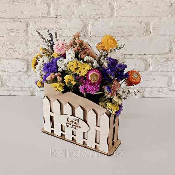 Композиция из сухоцветов в кашпо 