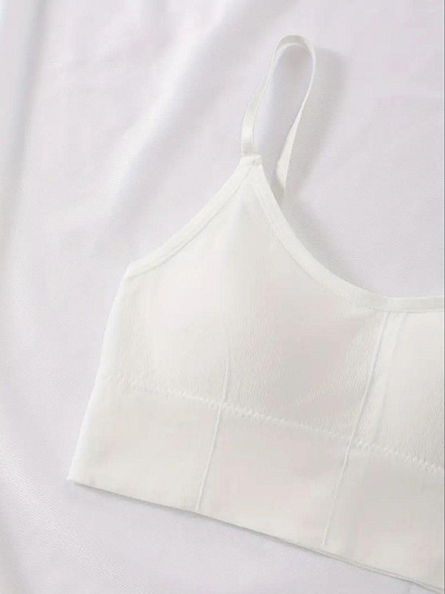 Женская базовая майка-топ на тонких бретелях бесшовная S белый Киев - изображение 4