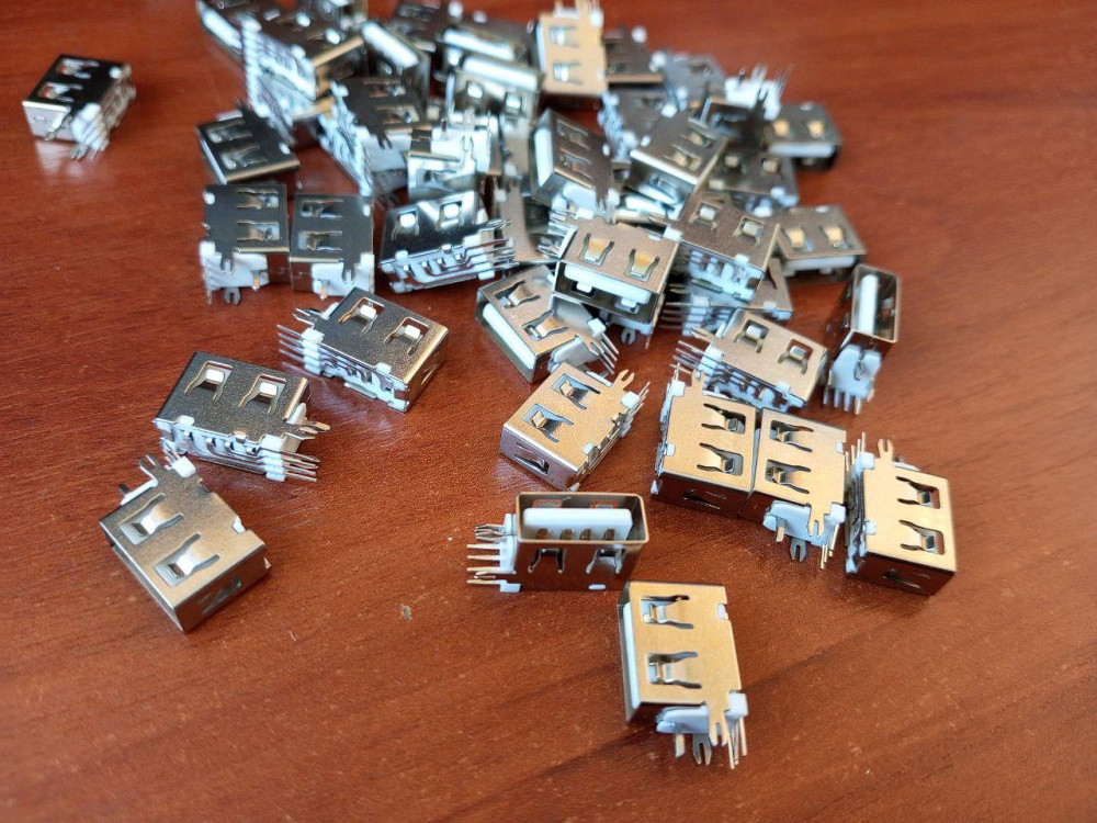 Гнездо USB тип A монтажное, угловое короткое Полтава - изображение 1