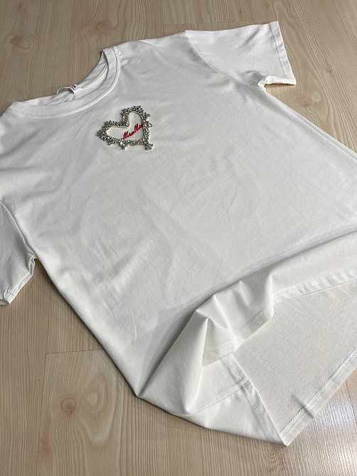 Футболка жіноча Anni 046 оверсайз базова однотонна з вишивкою серце в камінцях one size, білий, one size Київ - фото 4