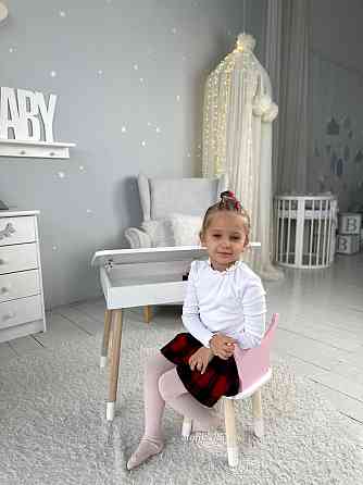 Детский столик белый и стульчик корона розовая. Столик с нишей для карандашей и разукрашек Киев