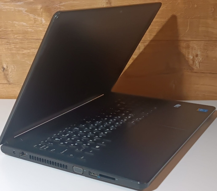 Ноутбук надёжный Dell Vostro 15.6/ Core i3/12 ОЗП / SSD240Gb. Киев - изображение 6