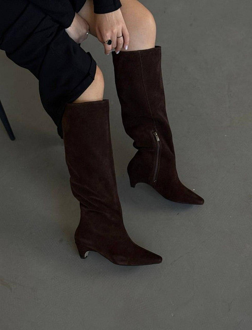 Чоботи жіночі замшеві демісезонні весна-осінь 4086 на підборах шоколадні / Чоботи з натуральної Коломия - фото 1