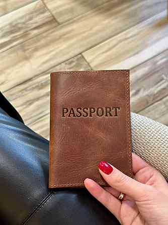 Шкіряна обкладинка для паспорта з написом 1940 Київ