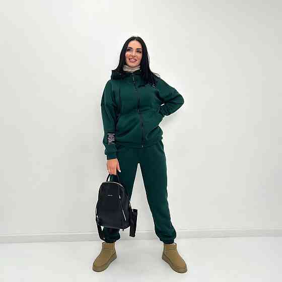 Женский спортивный костюм c нашивками 