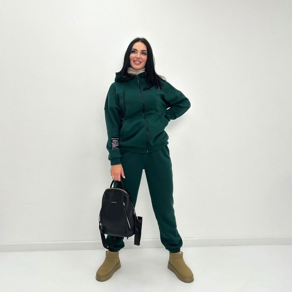 Женский спортивный костюм c нашивками 