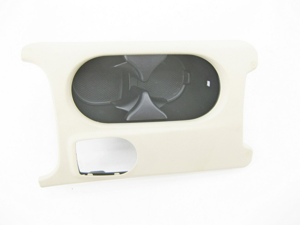 Mercedes-Benz  A1766801610 8L36 Накладка з підсклянниками у центрі підлокітника CLA Shooting Brake X117 CLA C117 GLA X156 A-class W176 Одеса - фото 1