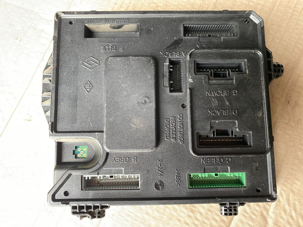 Блок комфорта BCM Renault Megane III 2008-2015 (284B17882R) Ковель - фото 1