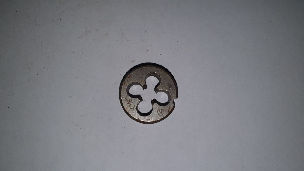 Плашка (лерка) дюймовая коническая К1/8. СССР. Харьков - изображение 1