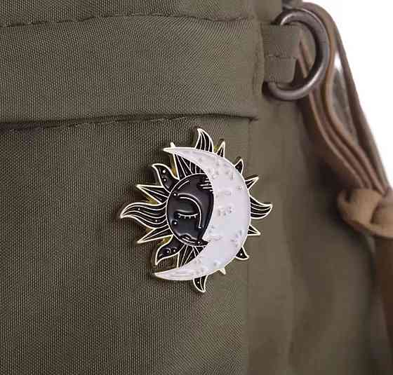 Брошка сонце і місяць, пін інь янь сонце місяць, значок космос естетика Київ