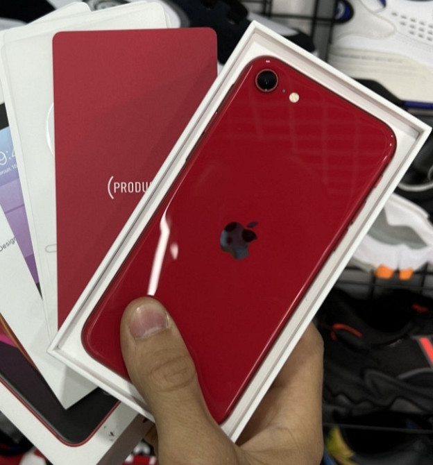 Айфон: iPhone SE 2020 64Gb. Product Red Киев - изображение 1