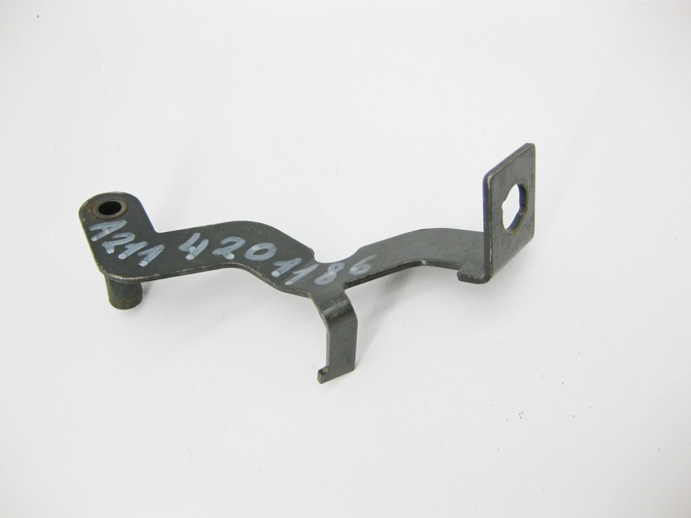 Mercedes-Benz  A2114201186 Тримач гальмівної трубки на передньому лівому супорті E-Class W211 4matic Одесса - изображение 6