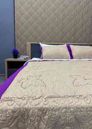 Покривало стьобане з наволочками Expo Trade листя 220x220 (+-10 см) бежевий з лавандовим (85-148) Київ