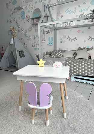 Детский столик белый и стульчик фиолетовая бабочка. Столик с нишей для карандашей и разукрашек Киев