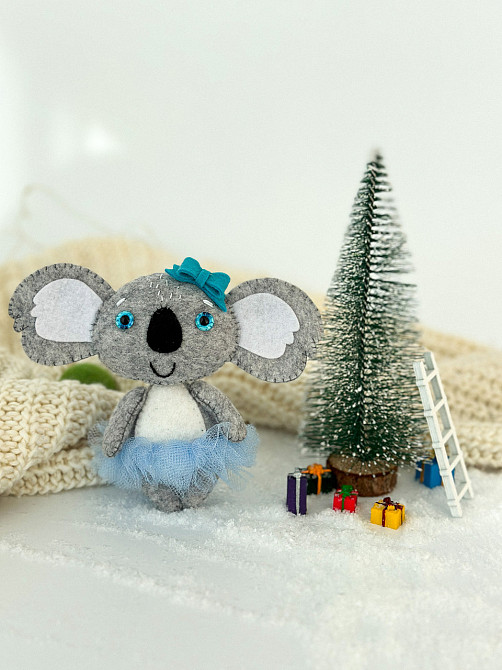 "Новорічна ялинкова прикраса з фетру ручної роботи - Коала (дівчинка) Київ - фото 3