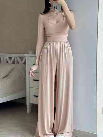 Жіночий стильний костюм двійка: топ на одне плече і штани турецька віскоза Одеса