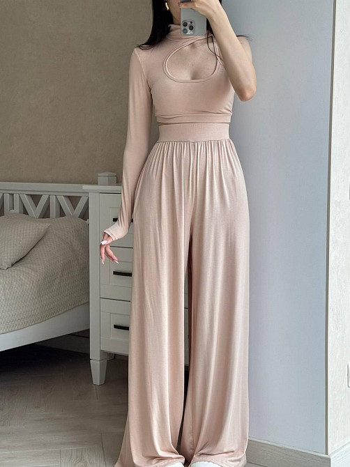 Жіночий стильний костюм двійка: топ на одне плече і штани турецька віскоза Одеса - фото 4