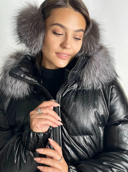 Женский зимний пуховик короткий черный с натуральным мехом Харьков - изображение 7