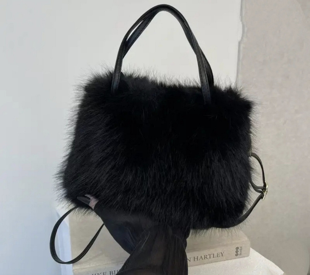 Маленька сумочка зі штучного хутра Чорна Смела - изображение 5